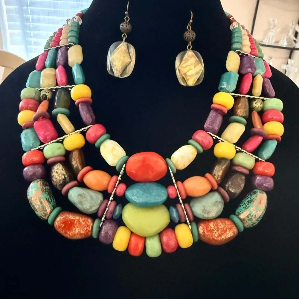 Vintage Colorful Beaded Necklace and earrings 
6 necklaces 
2 earrings - Picture 3 of 16